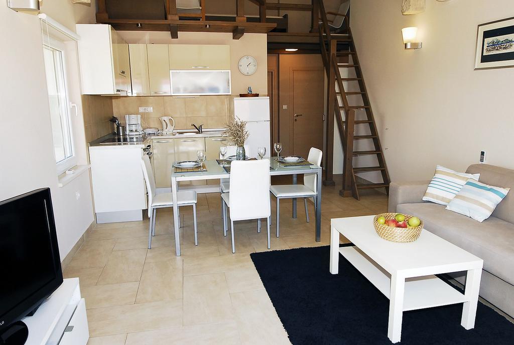 Apartments Maslina พรีมอชเตน ภายนอก รูปภาพ