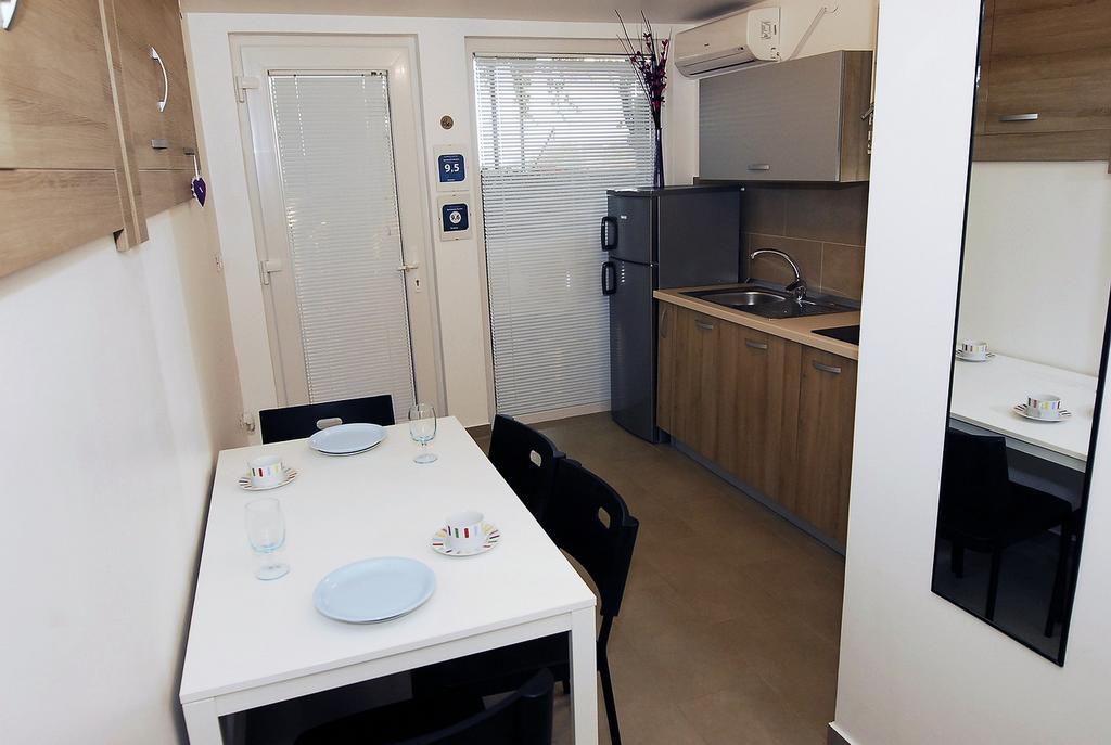 Apartments Maslina พรีมอชเตน ภายนอก รูปภาพ