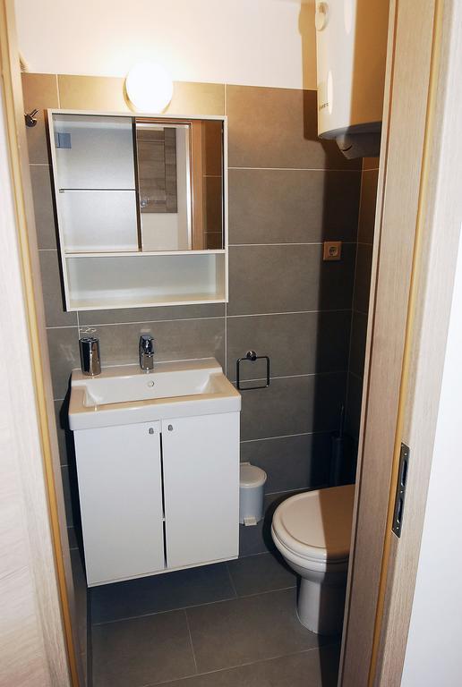 Apartments Maslina พรีมอชเตน ภายนอก รูปภาพ