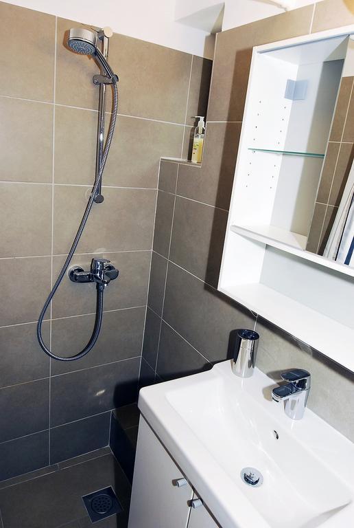Apartments Maslina พรีมอชเตน ภายนอก รูปภาพ